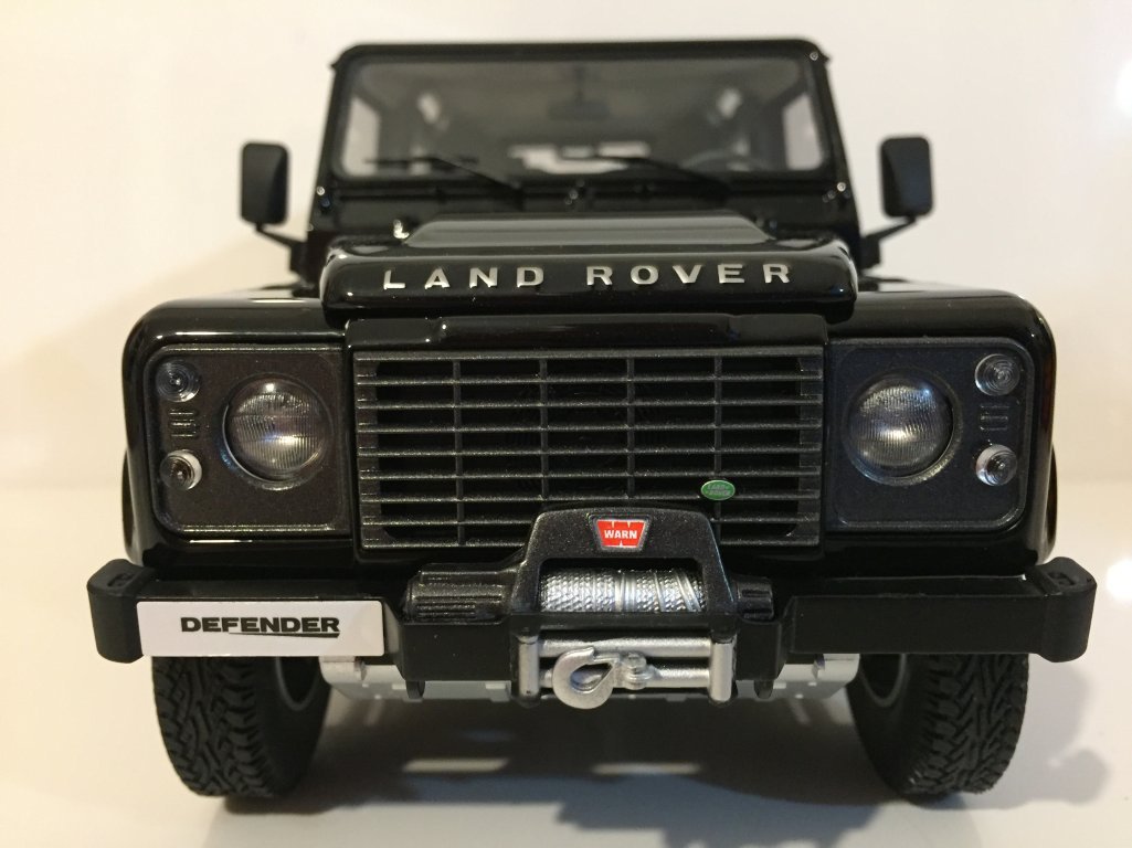 Kyosho KS08901BK Original Land Rover Defender 90 Diecast Model Car